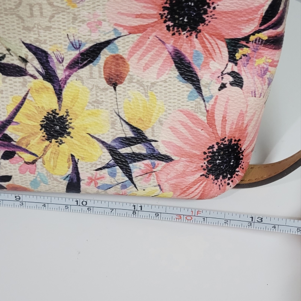 🥳HP🥳 NANETTE LEPORE floral dome bag. several compartments crossbody satchel - Picture 11 of 14